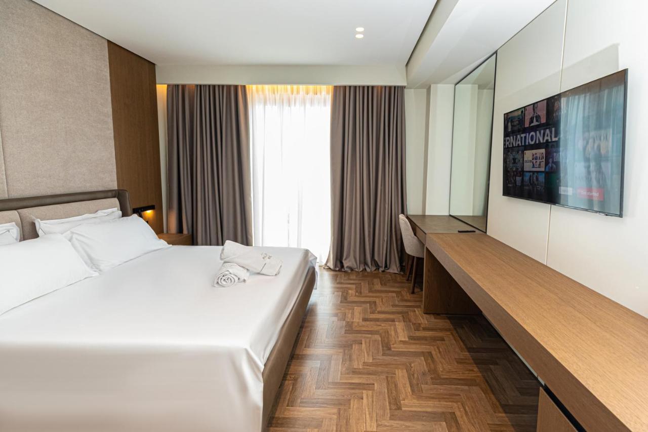 Mazarine Hotel, Vlore, Albania Радима Экстерьер фото