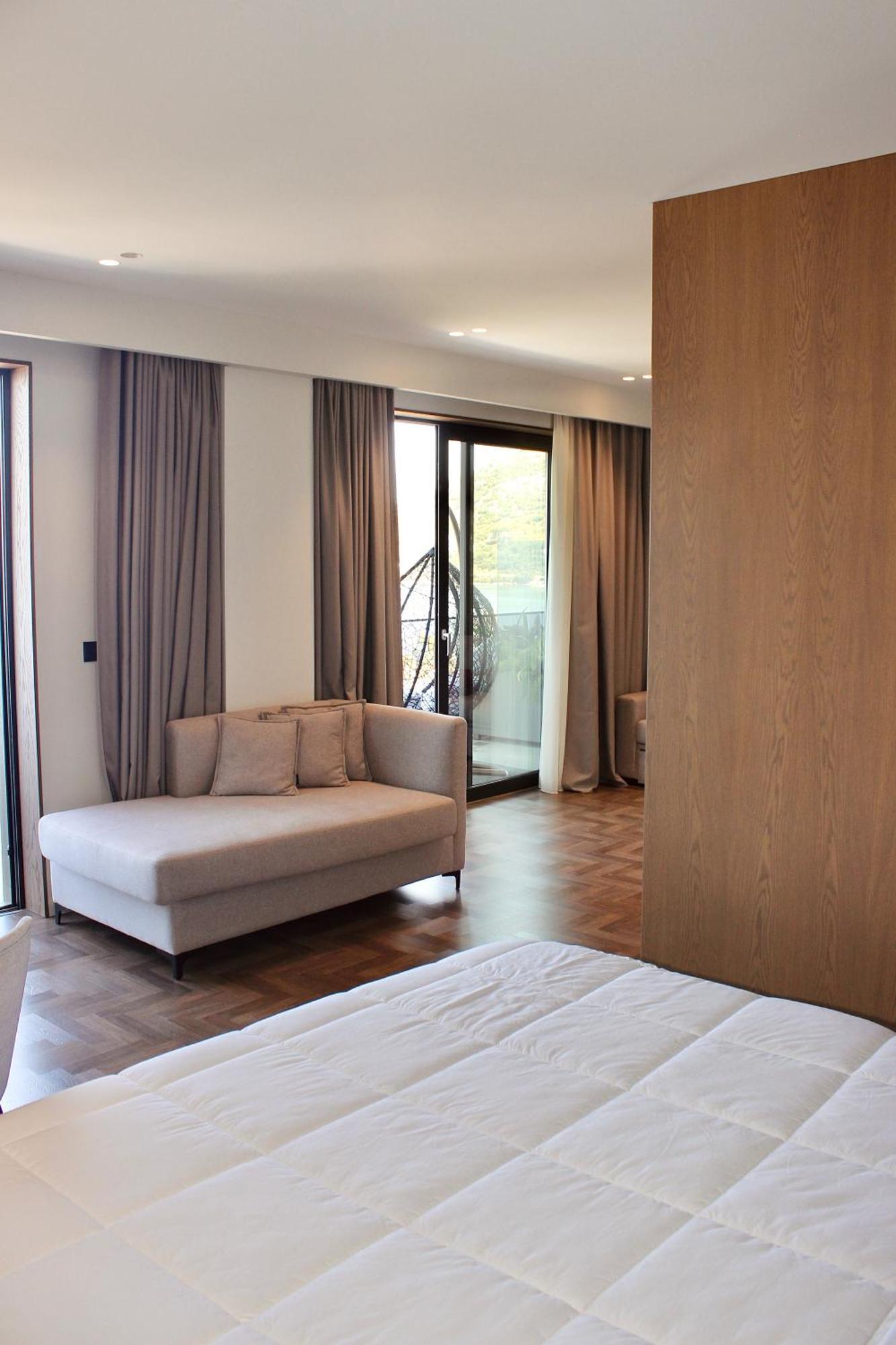 Mazarine Hotel, Vlore, Albania Радима Экстерьер фото